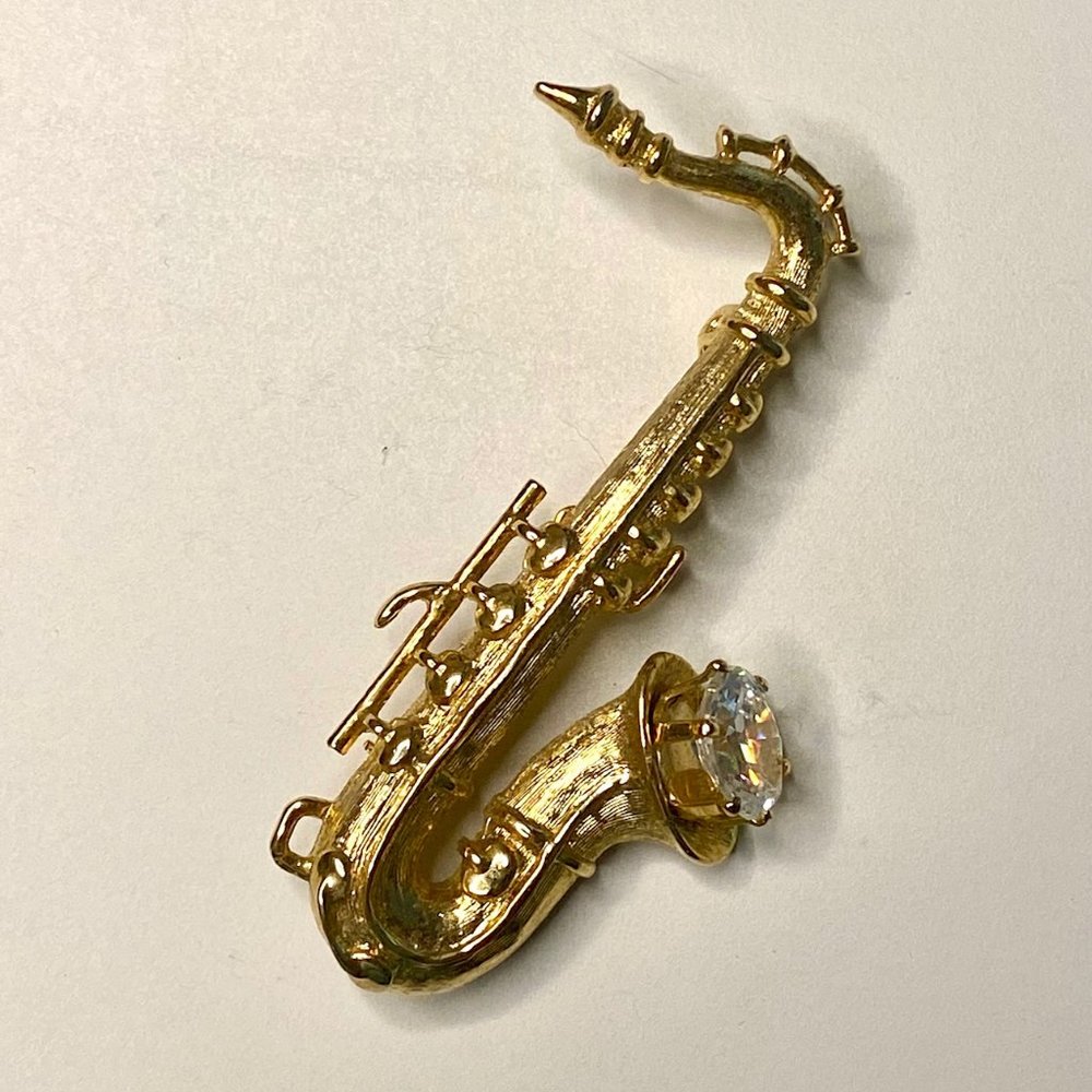 Snazzy‎ Gold Tone & Faux Diamond Saxophone Pin